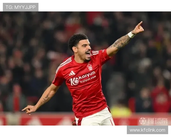 吉布斯怀特职业生涯首演帽子戏法连入三球